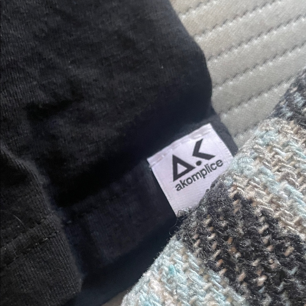Akomplice Black Graphic Short Sleeve Tee - Picture 3 of 4